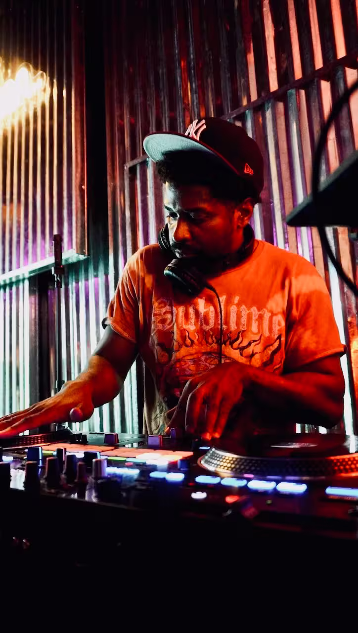 DJ equipment and turntables in Arnold, MD